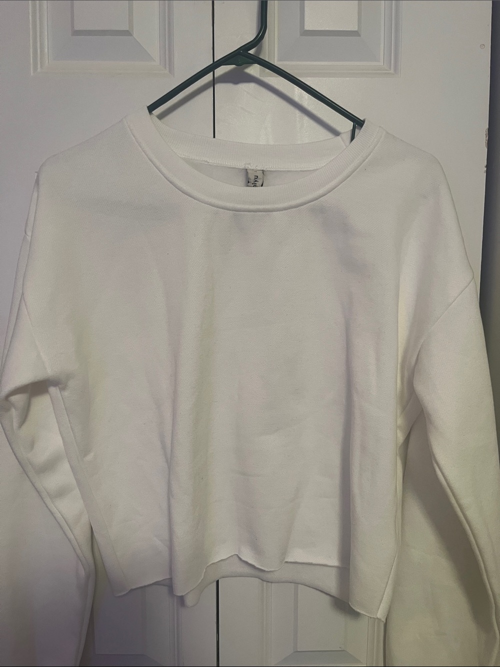 Amazhiyu White Crewneck Crop Sweatshirt- Classic Lightweight Size Small NWOT